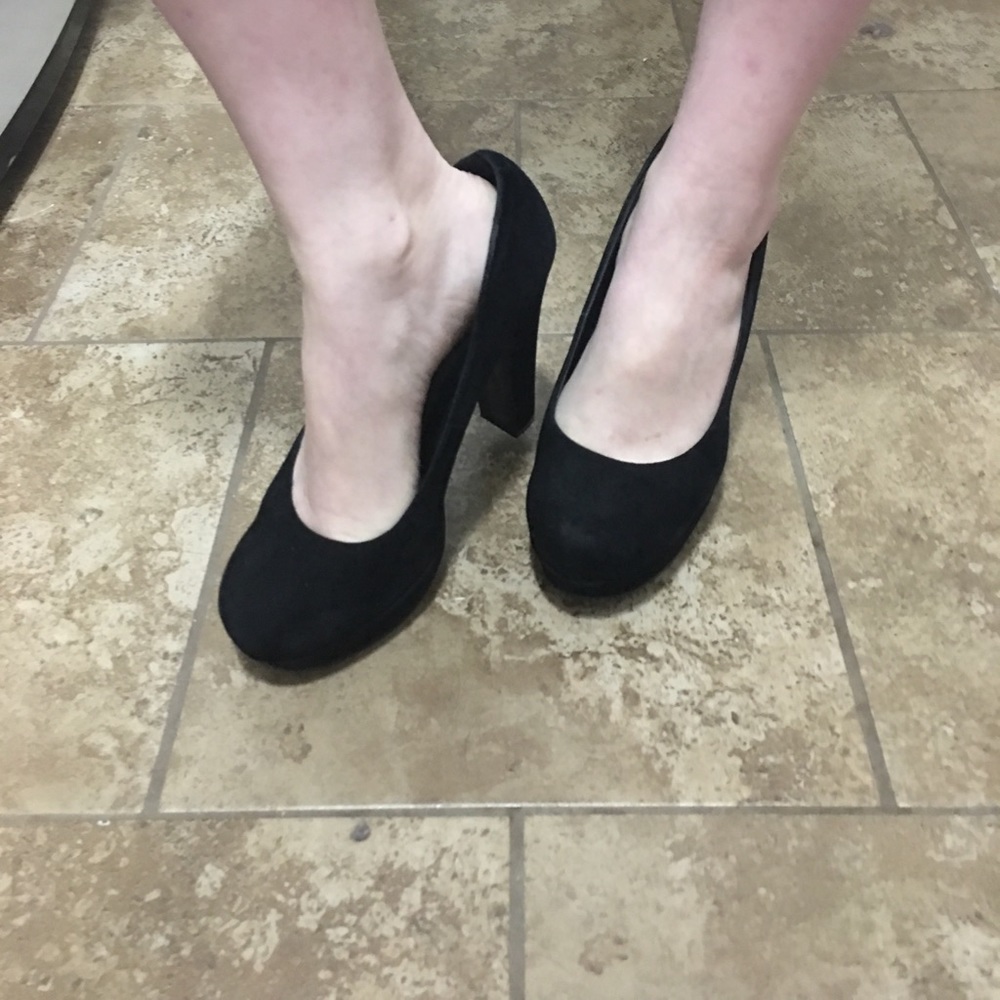 Gianni Bini Suede Heels